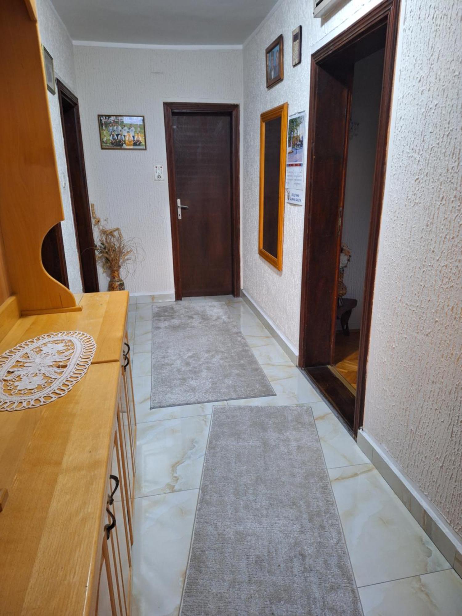 Apartman บายินา บาชตา ภายนอก รูปภาพ